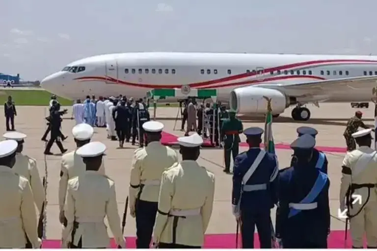 Tinubu receives Buhari’s corpse in Katsina airport