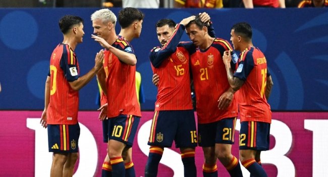 Spain forward Mikel Oyarzabal celebrates with teammates after scoring during Spain’s 4-0 World Cup victory over Saudi Arabia in Atlanta.