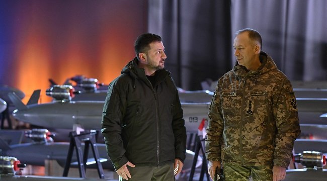 Ukrainian President Volodymyr Zelensky with former army chief Oleksandr Syrsky during a military event before Syrsky's dismissal.
