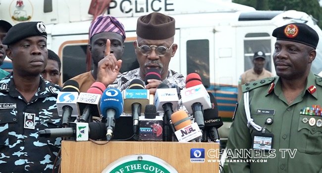 Governor Dapo Abiodun addresses journalists alongside rescued Gateway ICT Polytechnic students after their release from kidnappers in Abeokuta, Ogun State.