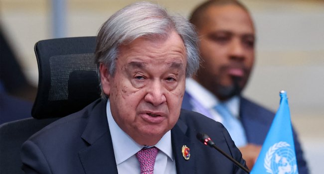 Farmers and traders handling agricultural produce as UN warns that deteriorating soils and erosion are threatening global food supplies.