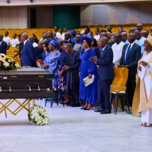 Yemi Osinbajo, Babatunde Fashola and other dignitaries at Anthony Adeosun’s burial service in Lagos.