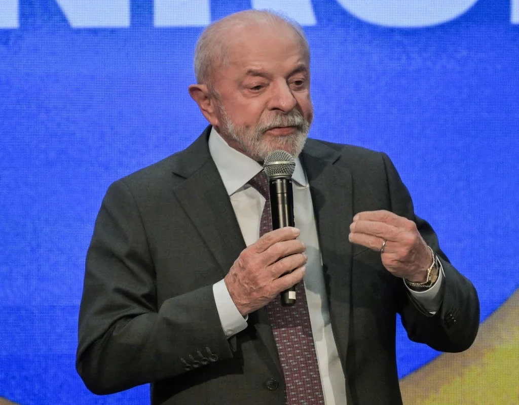 Brazilian President Luiz Inácio Lula da Silva signs a measure banning online sports betting in São Paulo.