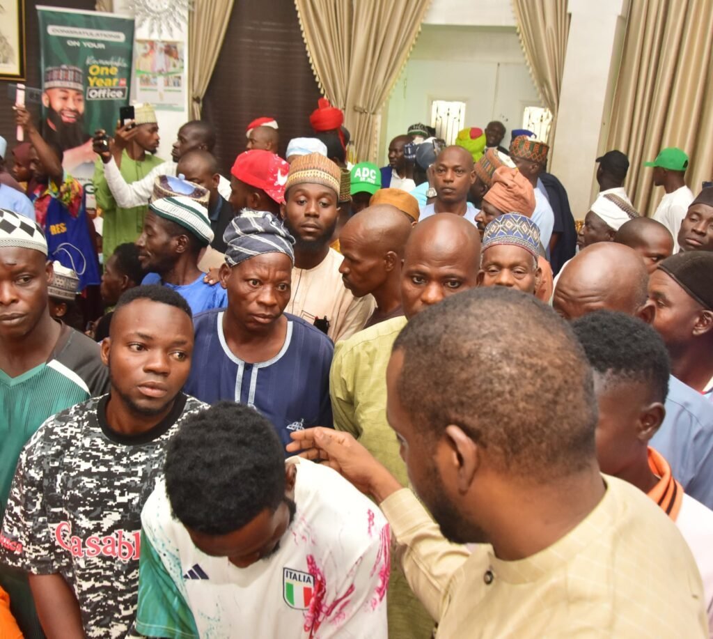 Atiku Abubakar meeting families of miners who died in NSCDC custody in Niger State.