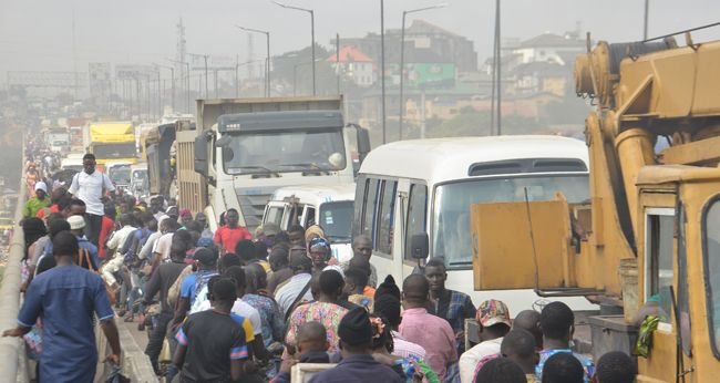 Motorists trapped in heavy traffic near Kara Bridge during ongoing bridge repairs on the Lagos-Ibadan Expressway.