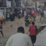 Osun residents looting food items from a warehouse in Osogbo after operators of a cheap food scheme reportedly disappeared.