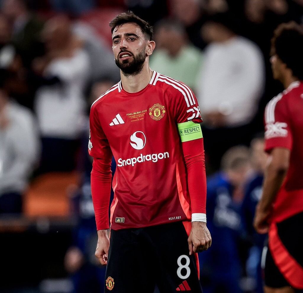 Bruno Fernandes and Michael Carrick face questions over Manchester United's tactics after their 4-1 Champions League defeat to Como.