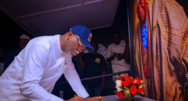 Ondo State Governor Lucky Aiyedatiwa during a condolence visit to the residence of late Afenifere leader Pa Reuben Fasoranti.