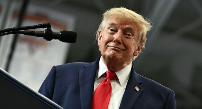 Donald Trump cancels plans to livestream Nidal Hasan's scheduled execution after widespread public and political backlash.