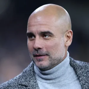 Guardiola signs new deal with Man City 