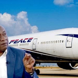 Air Peace Chairman Allen Onyema and an Air Peace aircraft amid warnings over Nigeria’s aviation crisis.