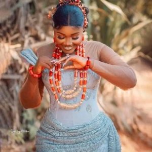 Pictures:You got engaged last year, got a new shop, got married this year, lost your hubby after two months of your marriage, gave birth last week and died today