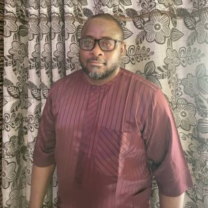 Prince Onwa Nwafor Orizu consoles with victims of Nkwo Nnewi fire disaster