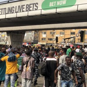 Commotion in Delta as mob sets man ablaze for beheading woman