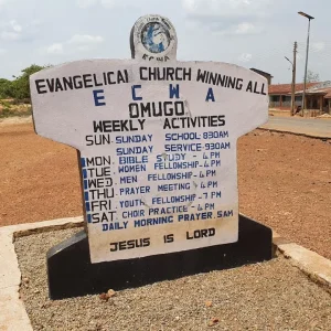 Residents of Omugo community celebrate the return of three ECWA worshippers released after spending 105 days in captivity following a security operation along the Kwara-Kogi border.