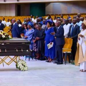 Yemi Osinbajo, Babatunde Fashola and other dignitaries at Anthony Adeosun’s burial service in Lagos.