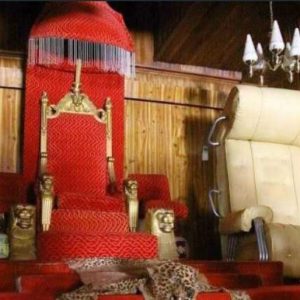 Protest rock Oyo as indigenes take to the streets over delay in new Alaafin