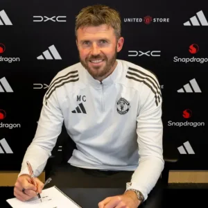 Carrick’s calm revival earns him permanent Manchester United role