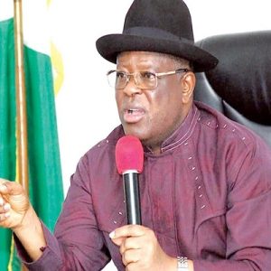 Fed Govt threatens to sack contractors handling Benin-Lokoja road